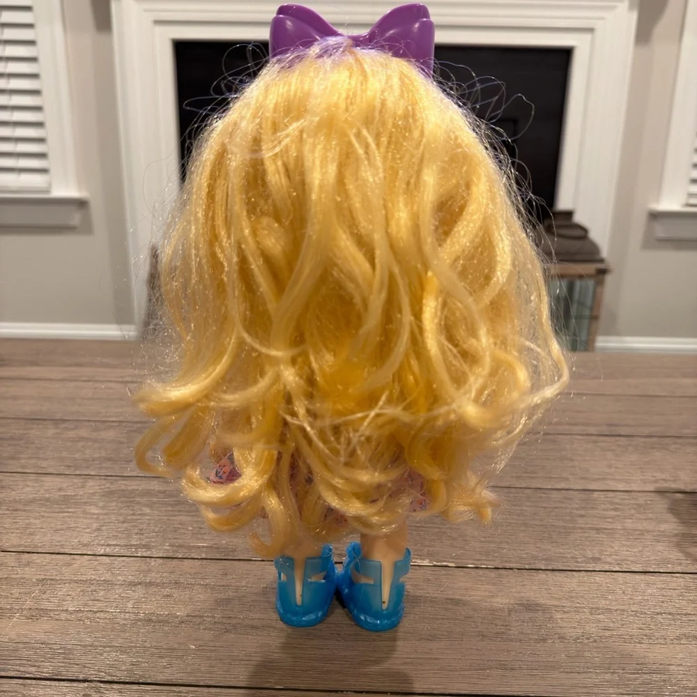Hasbro Baby Alive Sudsy Styling Doll with blonde hair